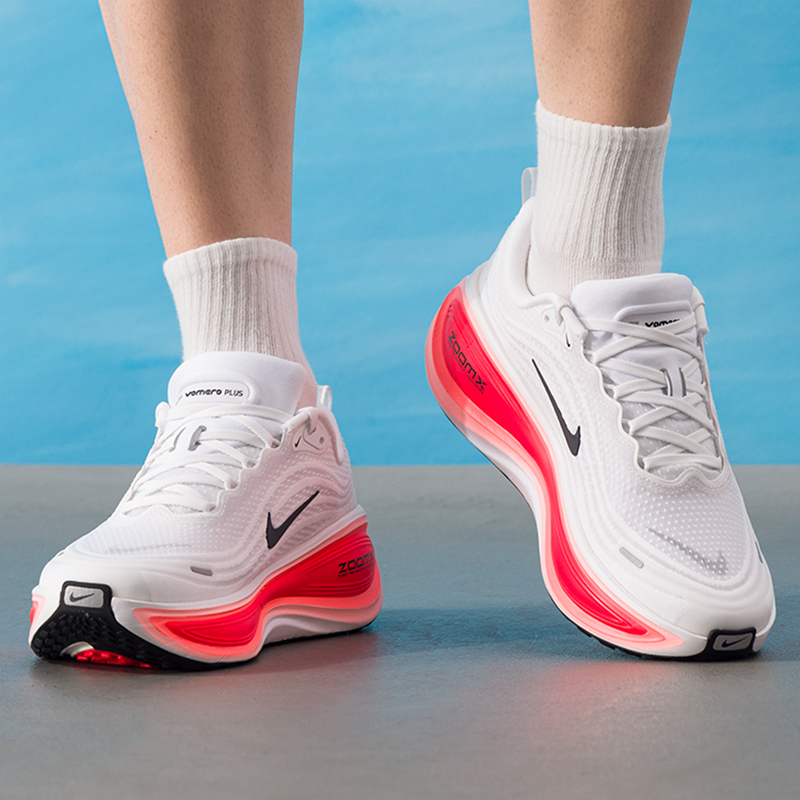 Men Shoes Size Nike - ナイキ ヴォメロ プラス メンズ スポーツシューズ フィットネス、長距離ランニングトレーニング、快適なクッション性、衝撃吸収、耐摩耗性ランニングシューズ