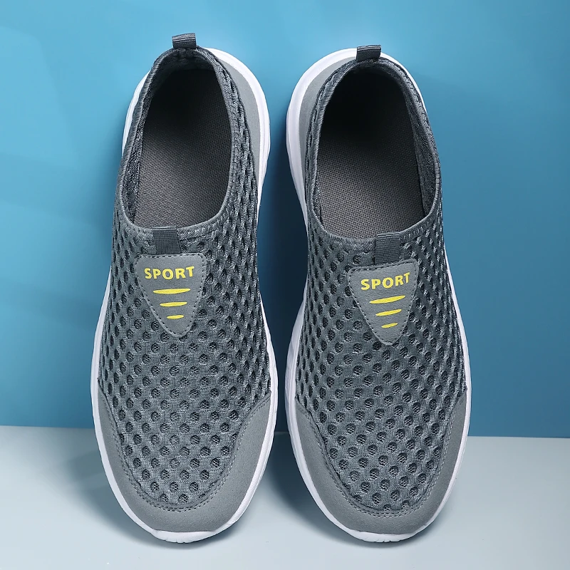 通気性のメンズカジュアルスニーカー軽量男性加硫靴屋外男性ロー - Men Shoes Xxl のレビューと価格