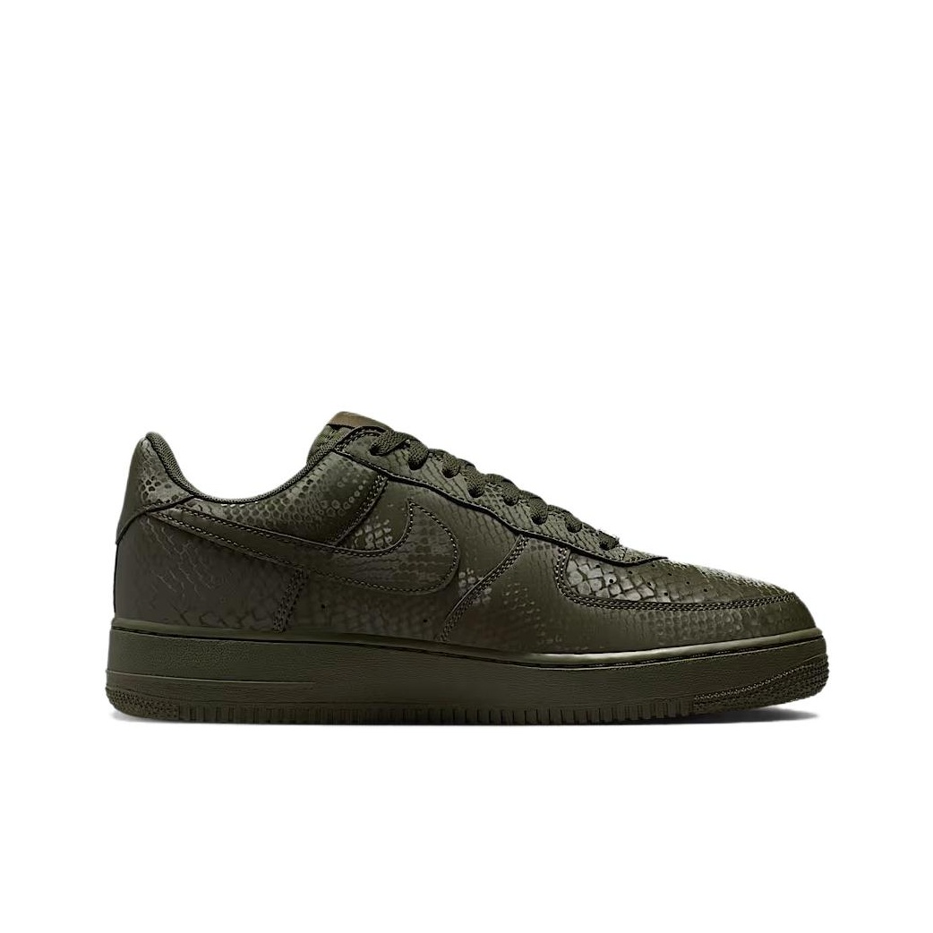 ナイキ エアフォース1 ロートップ スケートボードシューズ  - Men'S Shoes Nike Air Force のレビューと価格
