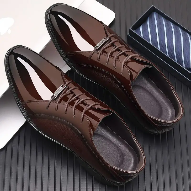 明るい黒色の紳士靴、男性用、春秋、高級デザイナー、カジュアル - Men Shoes On Clearance のレビューと価格