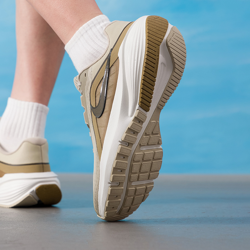 ナイキ メンズシューズ オリジナル 軽量 ロードランニングシ - Men Shoes Size Nike のレビューと価格