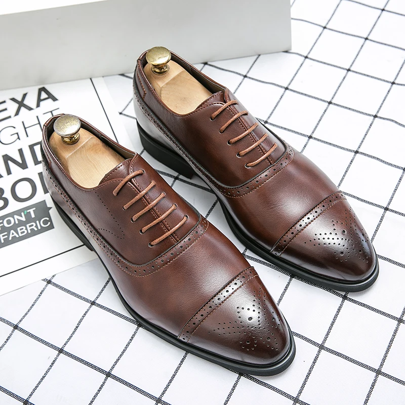 男性のレトロな彫刻が施されたレースアップブローグの靴,フォー - Men Shoes Red Bottom のレビューと価格