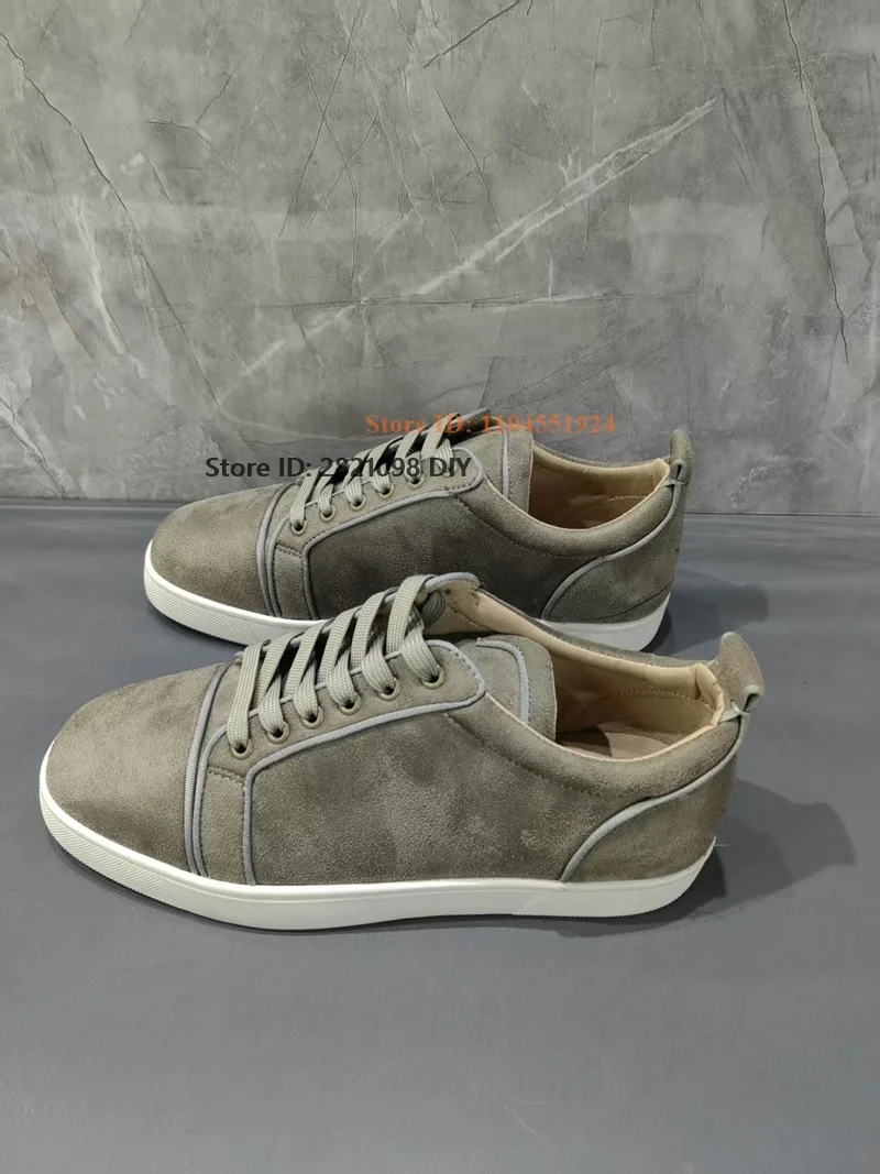 簡潔なグレーのスエードレザーレースアップスニーカーユニセック - Men Shoes Dior のレビューと価格