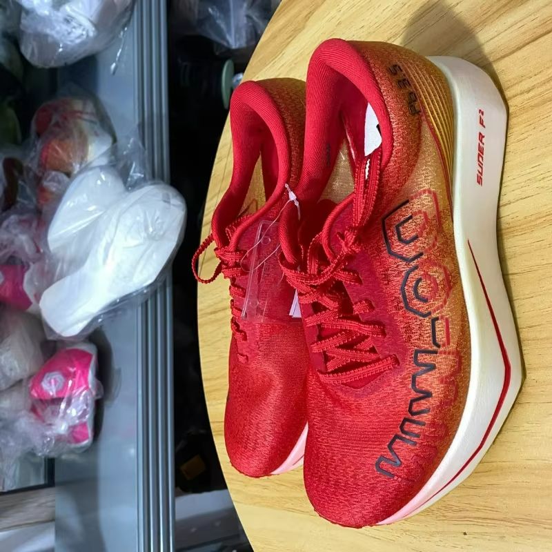 高級ブランドランニングトレーナー男性女性用レッドウォーキング - Men Shoes Red Bottom のレビューと価格